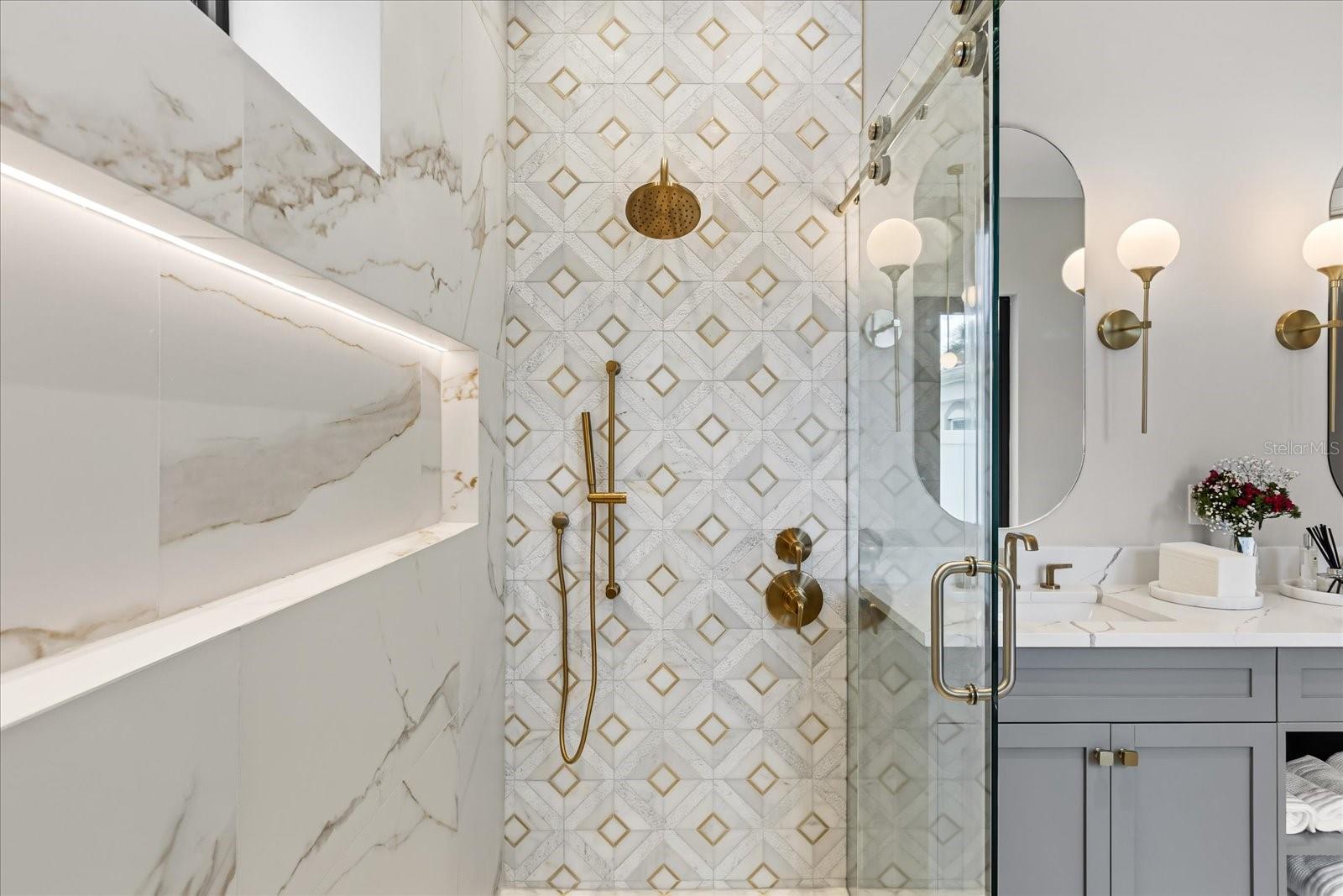 COLONIAL ACRES - Residential