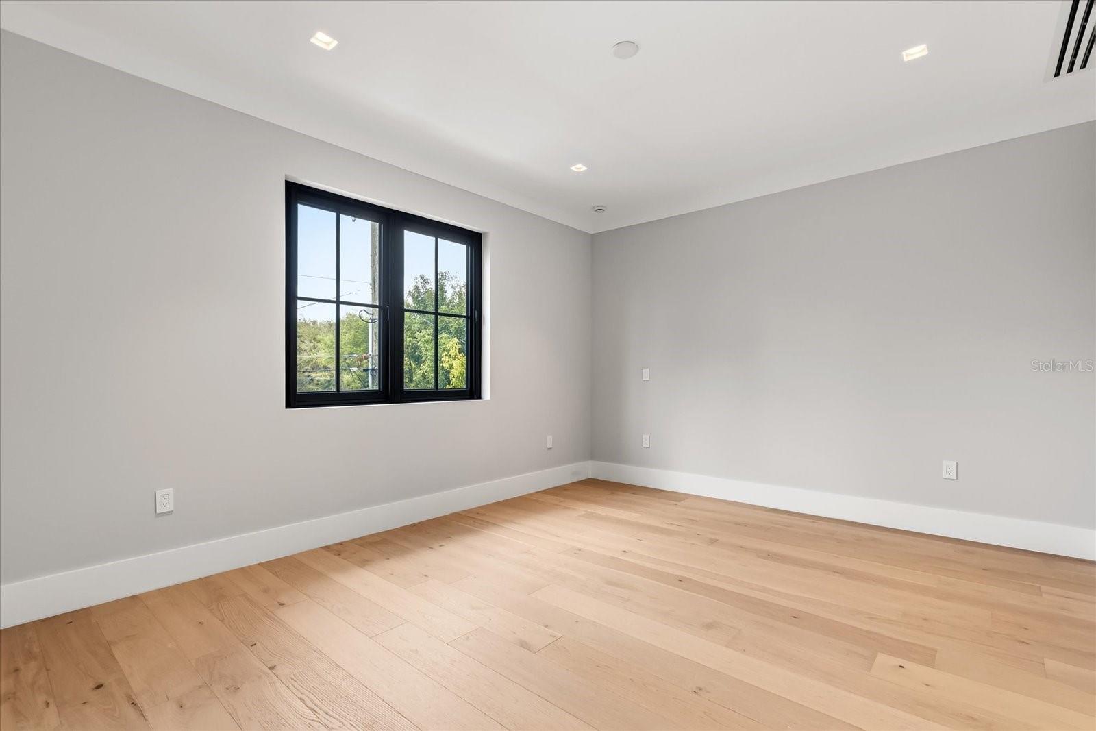 COLONIAL ACRES - Residential