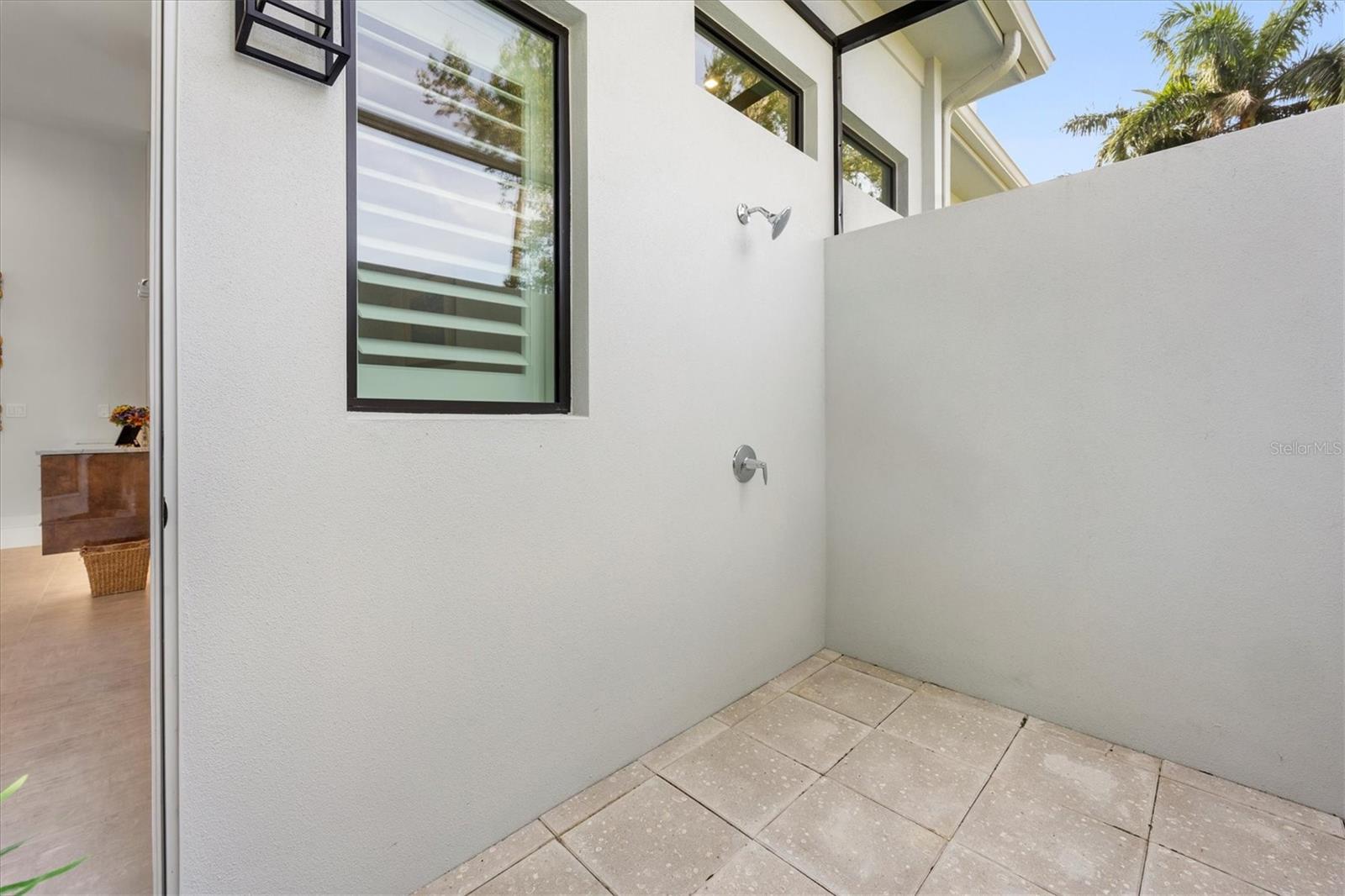 HANSENS SUB OPPOSITE PG IN PB - Residential