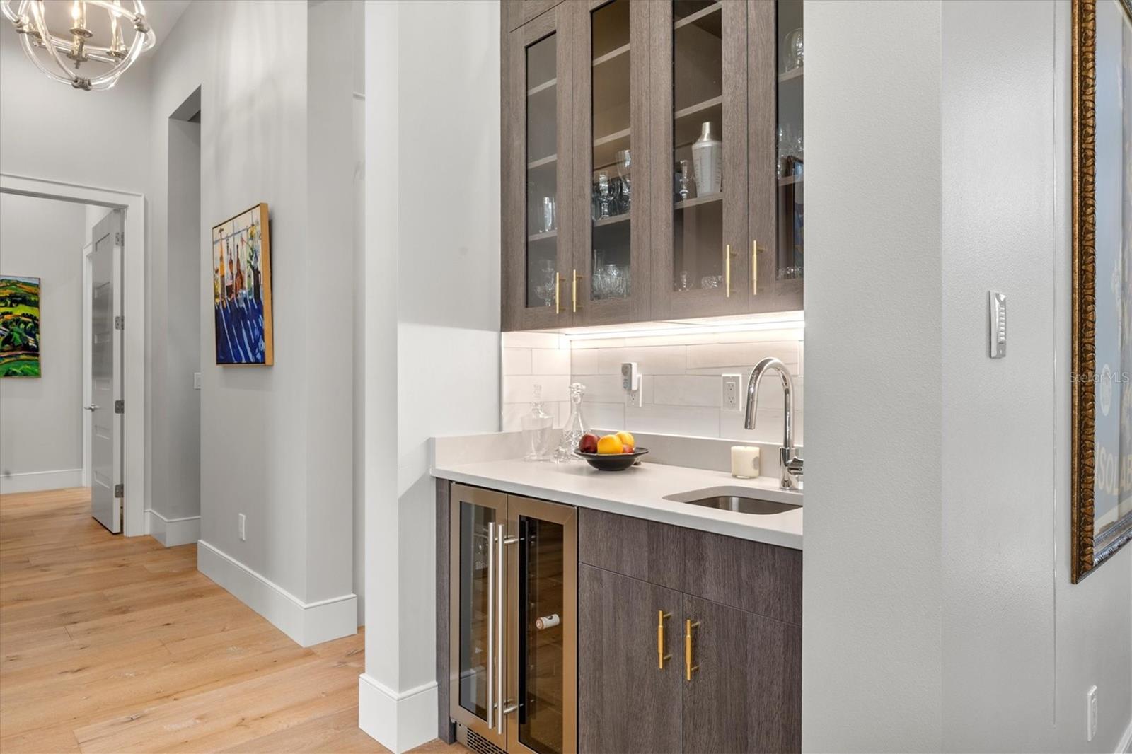 HANSENS SUB OPPOSITE PG IN PB - Residential