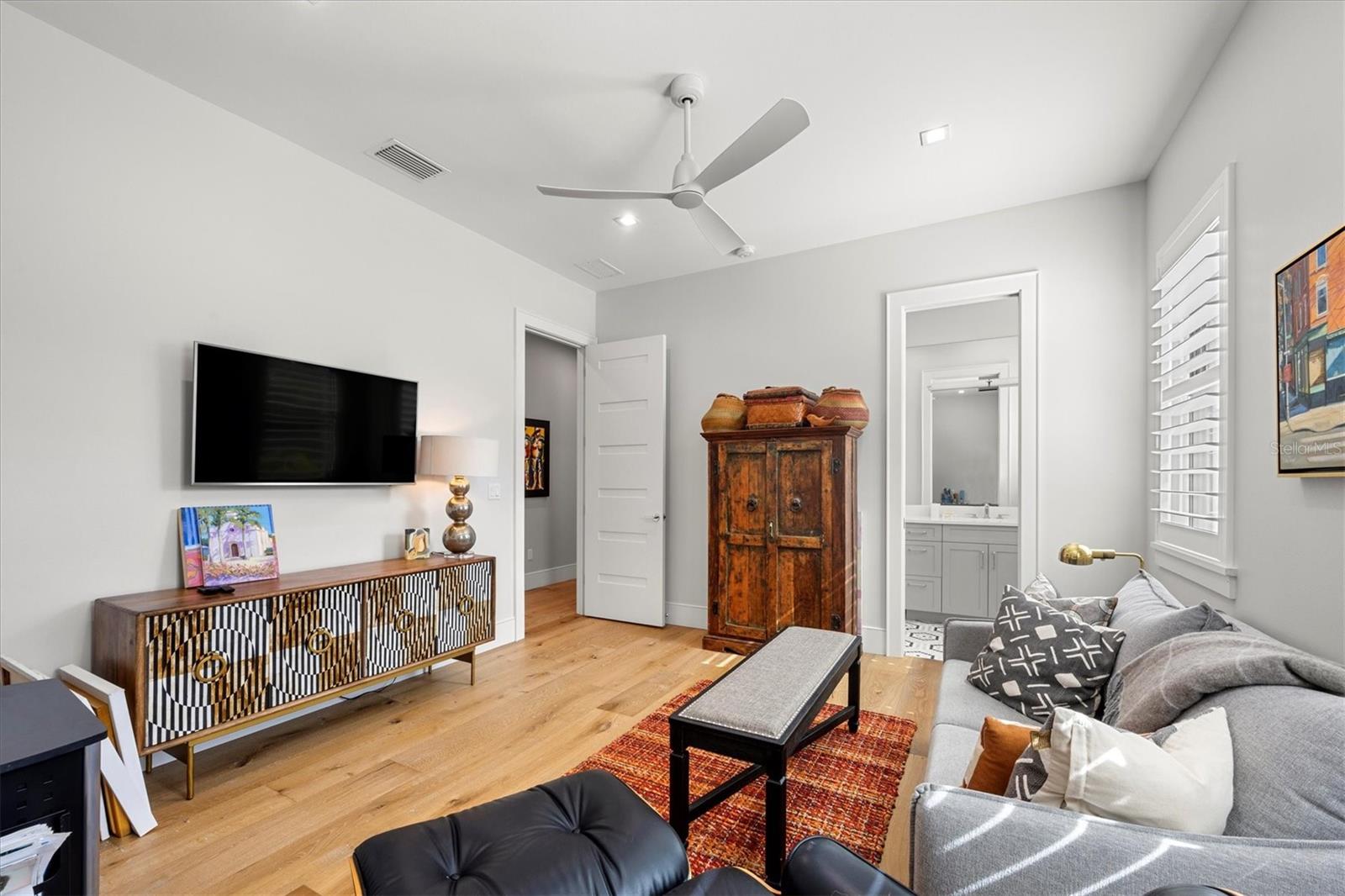 HANSENS SUB OPPOSITE PG IN PB - Residential