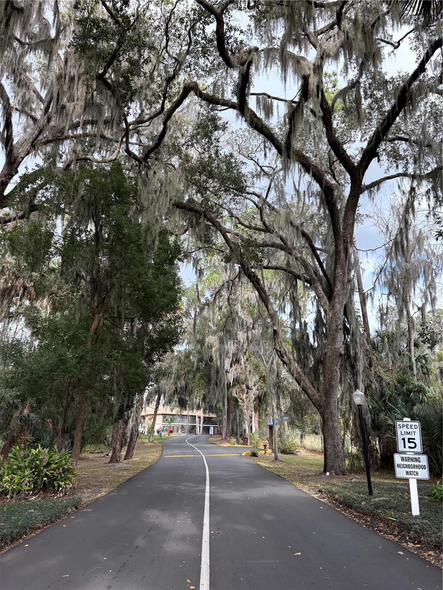 LAKESIDE CONDO APTS - Residential