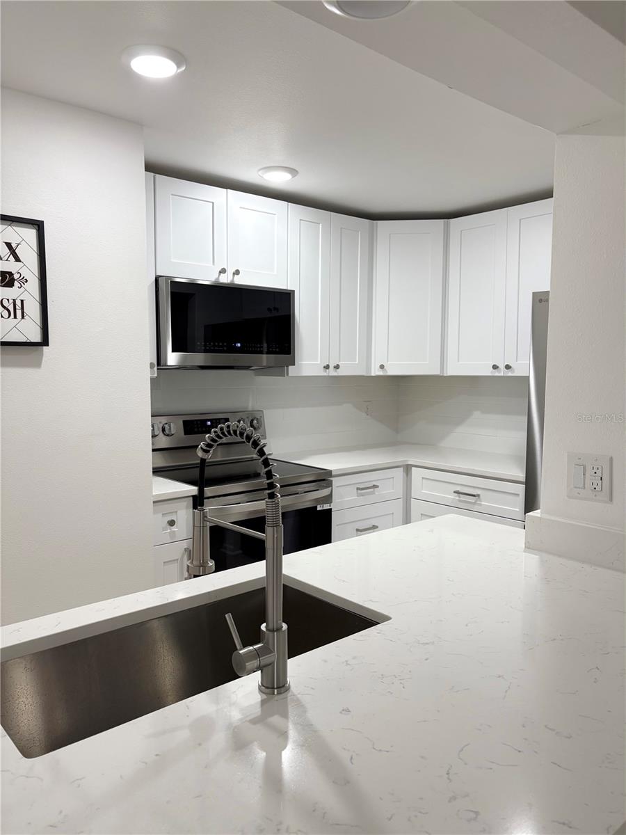 LAKESIDE CONDO APTS - Residential