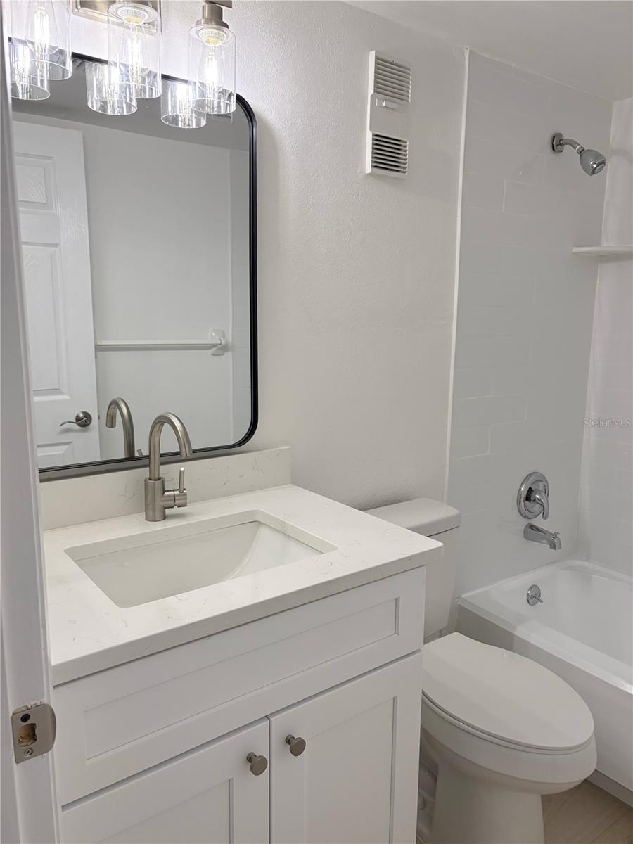 LAKESIDE CONDO APTS - Residential