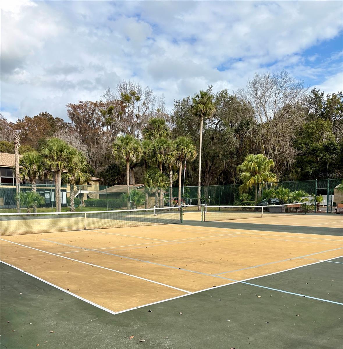 LAKESIDE CONDO APTS - Residential