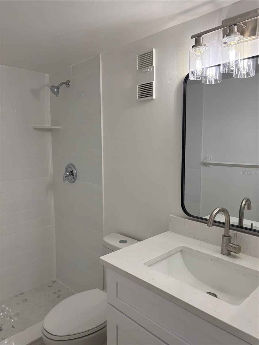 LAKESIDE CONDO APTS - Residential