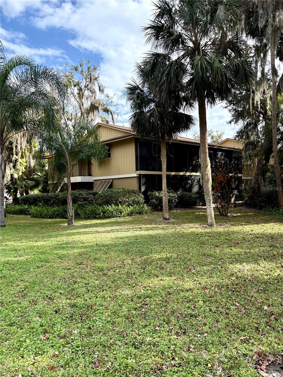 LAKESIDE CONDO APTS - Residential