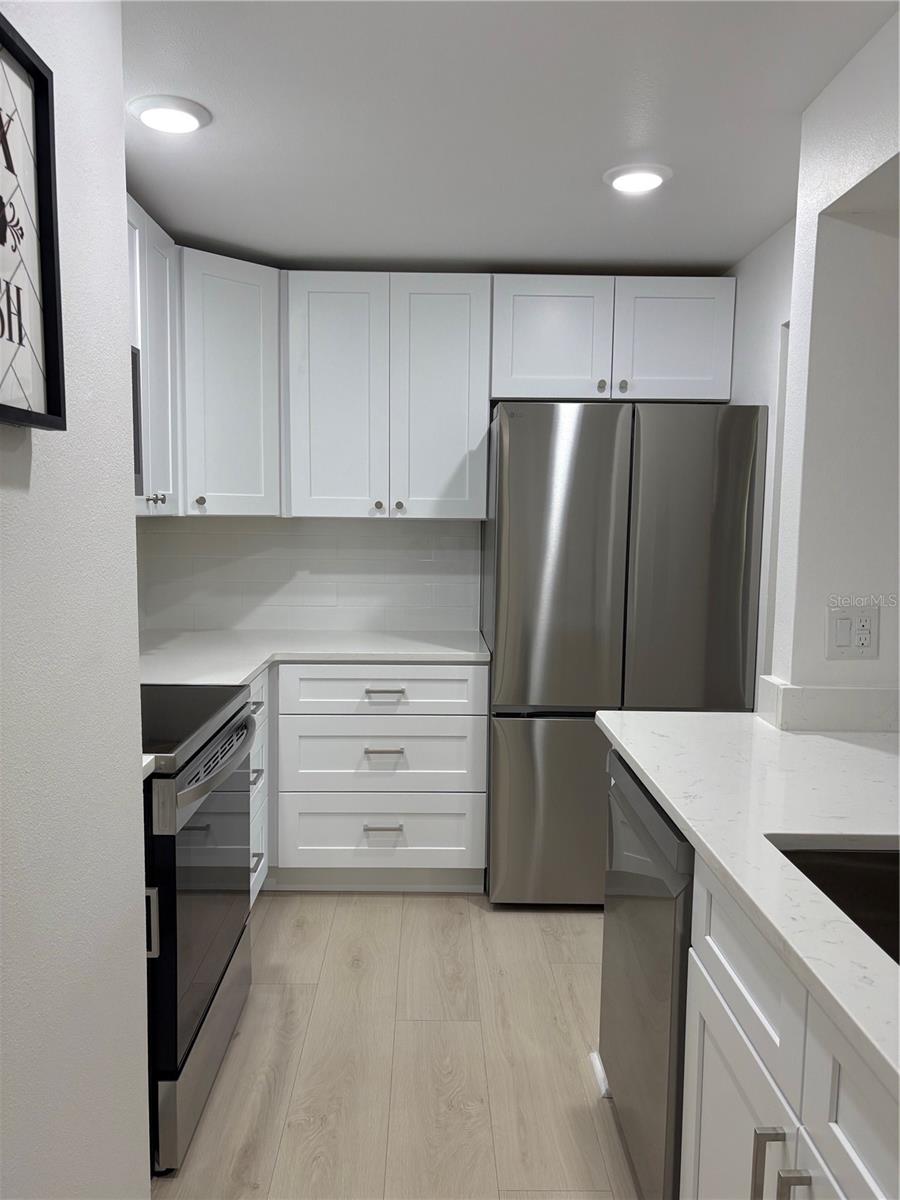 LAKESIDE CONDO APTS - Residential