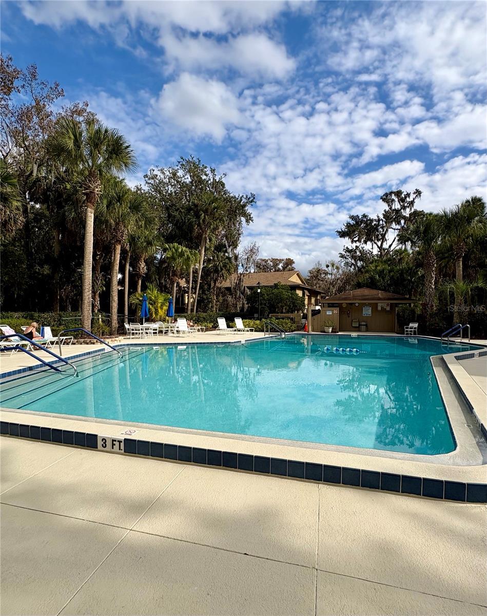 LAKESIDE CONDO APTS - Residential