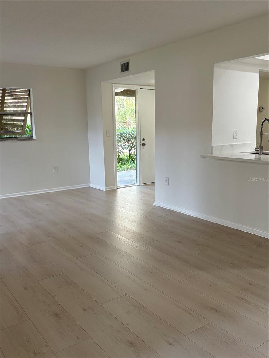 LAKESIDE CONDO APTS - Residential