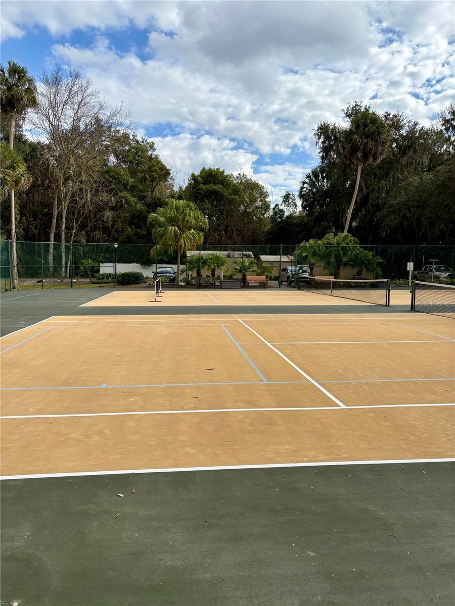 LAKESIDE CONDO APTS - Residential