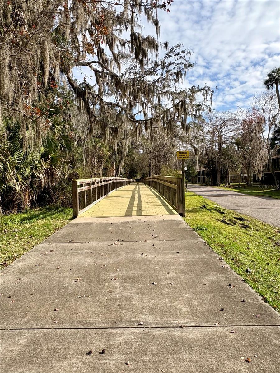 LAKESIDE CONDO APTS - Residential