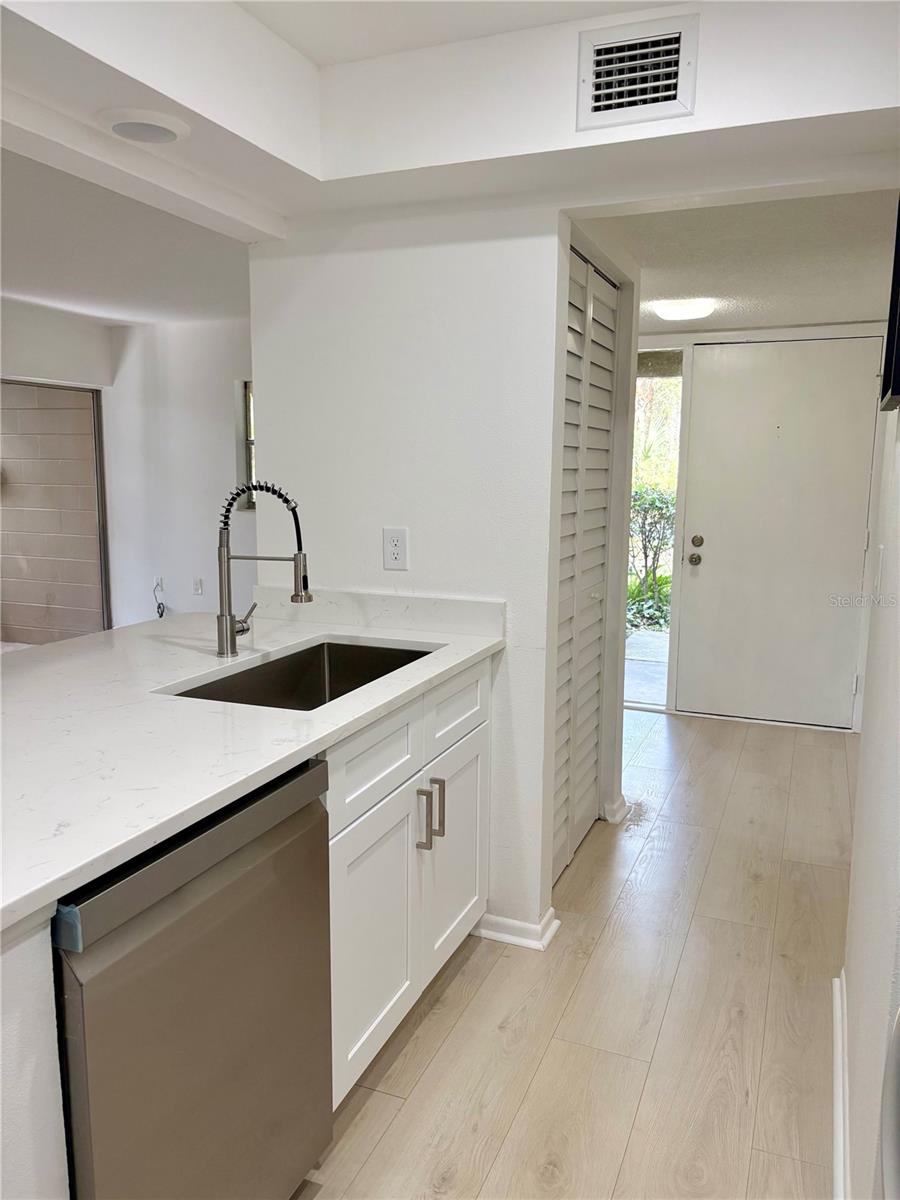 LAKESIDE CONDO APTS - Residential