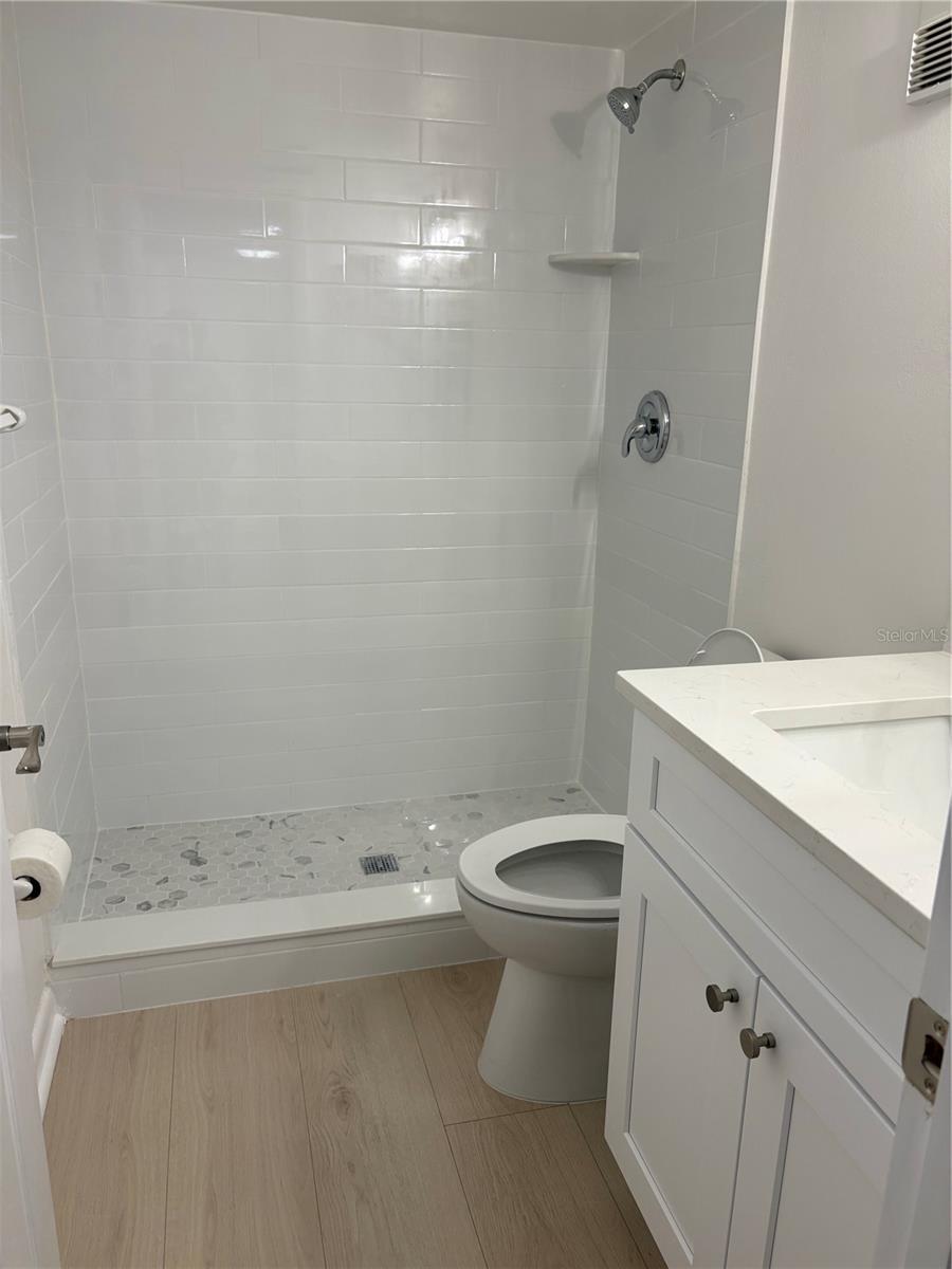 LAKESIDE CONDO APTS - Residential