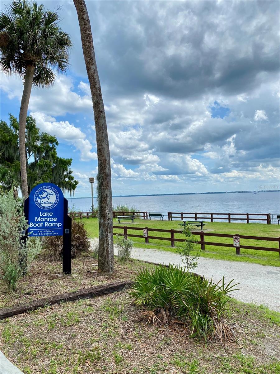 LAKESIDE CONDO APTS - Residential