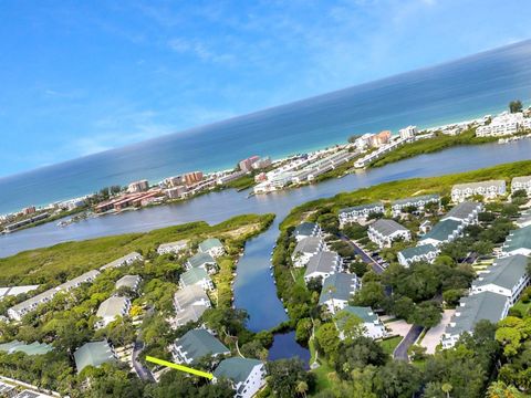 A home in SEMINOLE