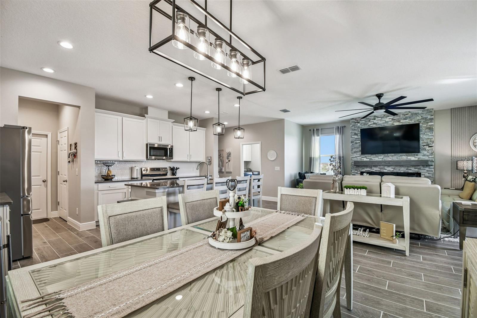 RIDGEVIEW PH 4 - Residential