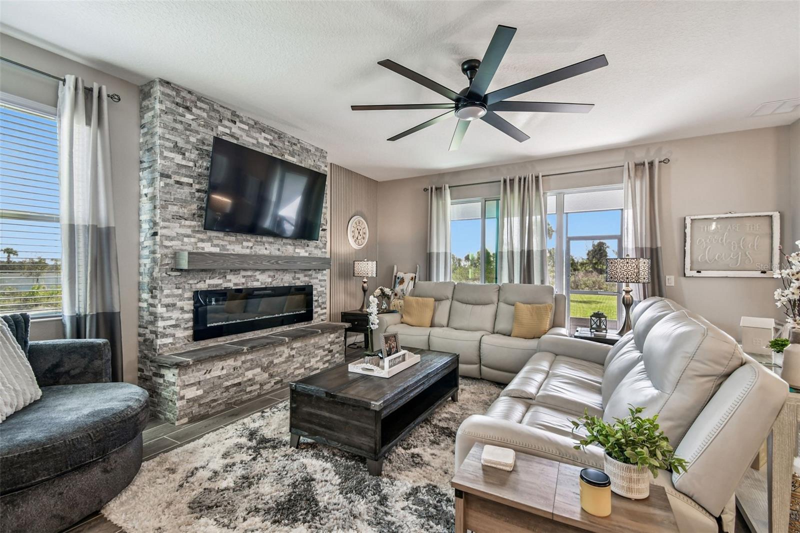 RIDGEVIEW PH 4 - Residential