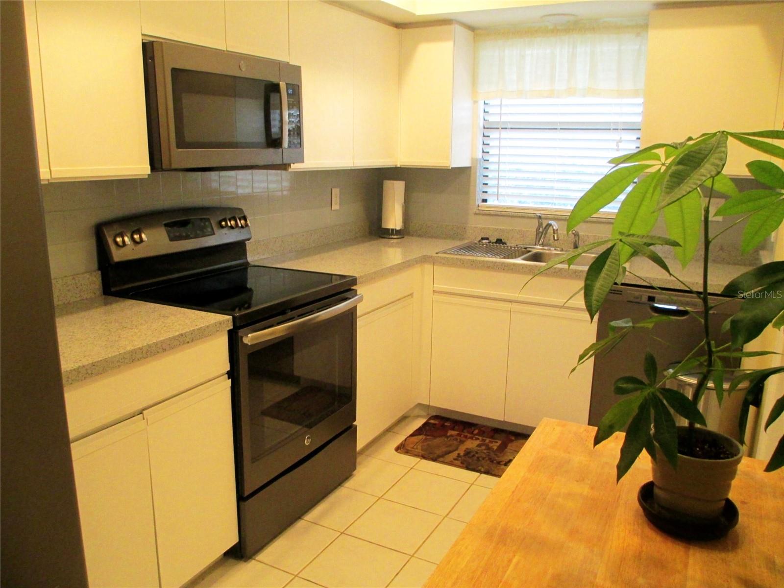 OAKWOOD VILLAS SEC C - Residential