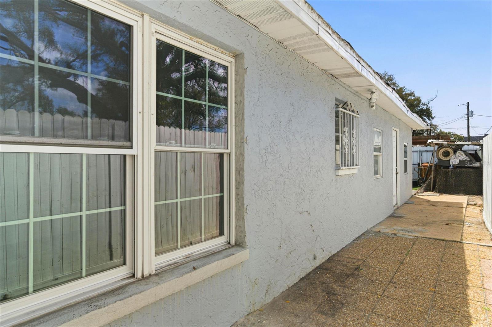 BOUR LANDS - Residential