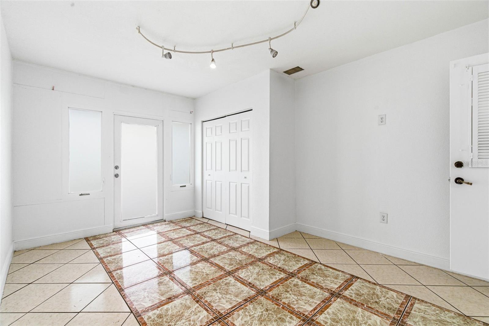 BOUR LANDS - Residential