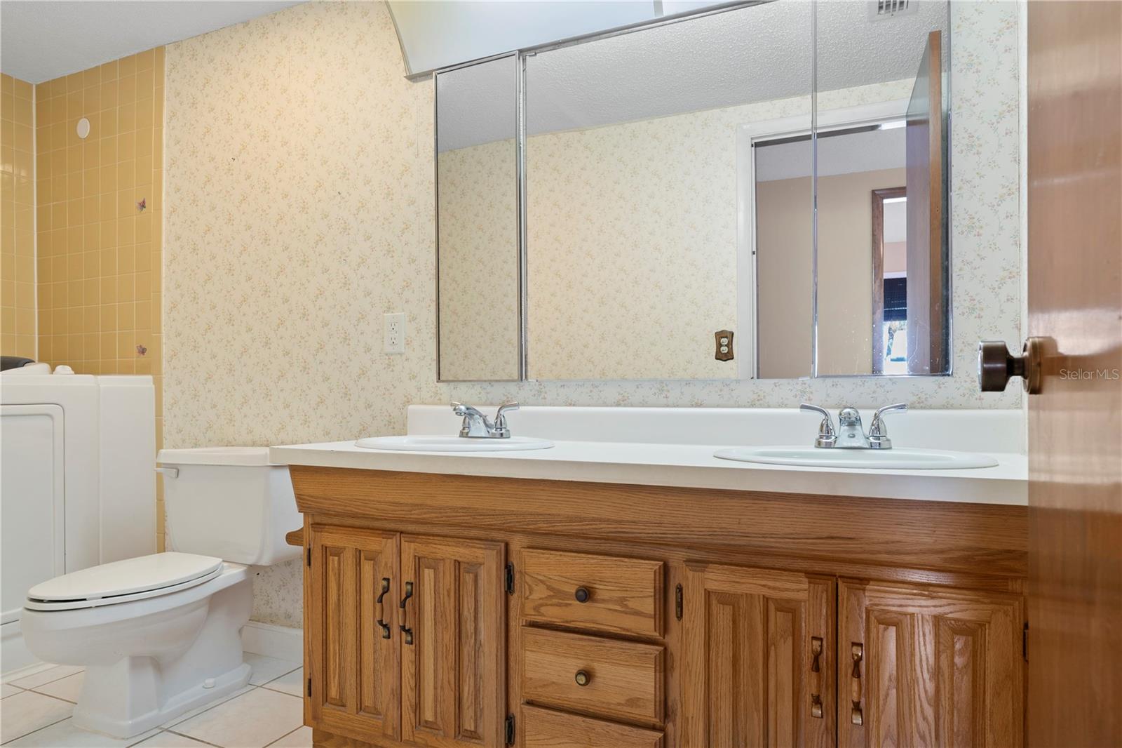 LAKE VILLAS CONDO - Residential