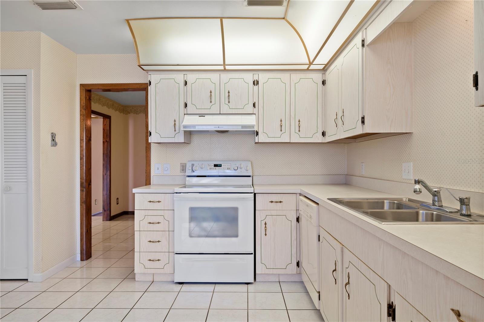 688 LAKE VILLAS DRIVE 688