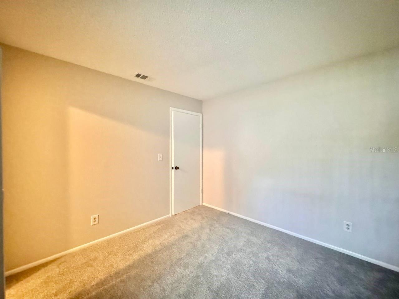 CHATEAUX WOODS CONDO - Residential Lease