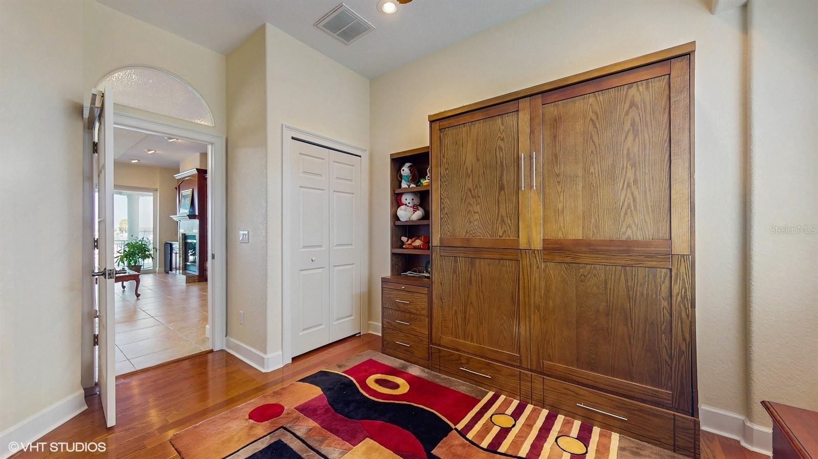 CAPRI ISLE - Residential