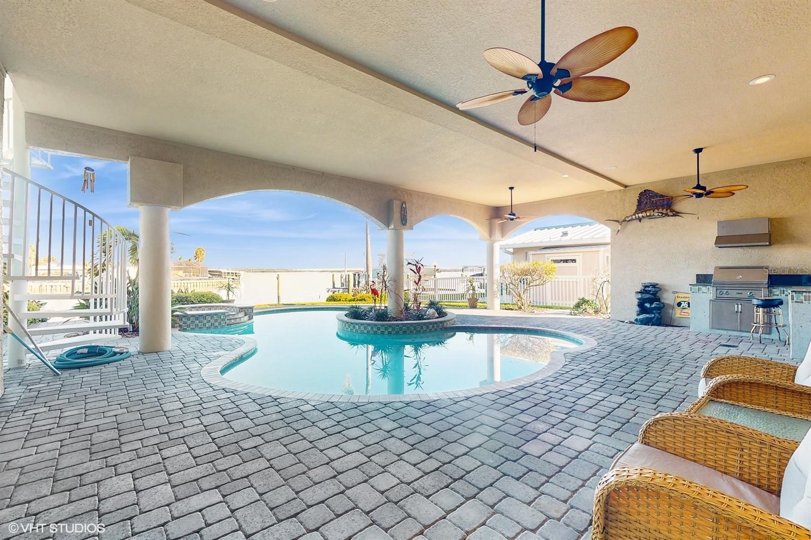 CAPRI ISLE - Residential