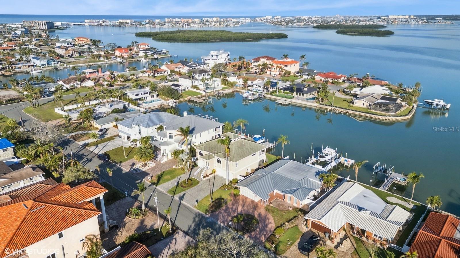 CAPRI ISLE - Residential