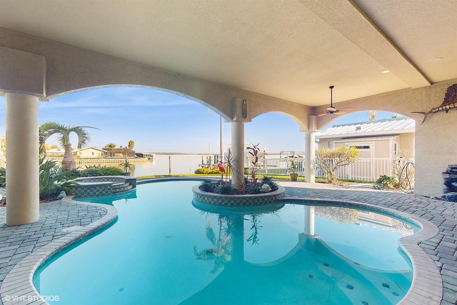 CAPRI ISLE - Residential