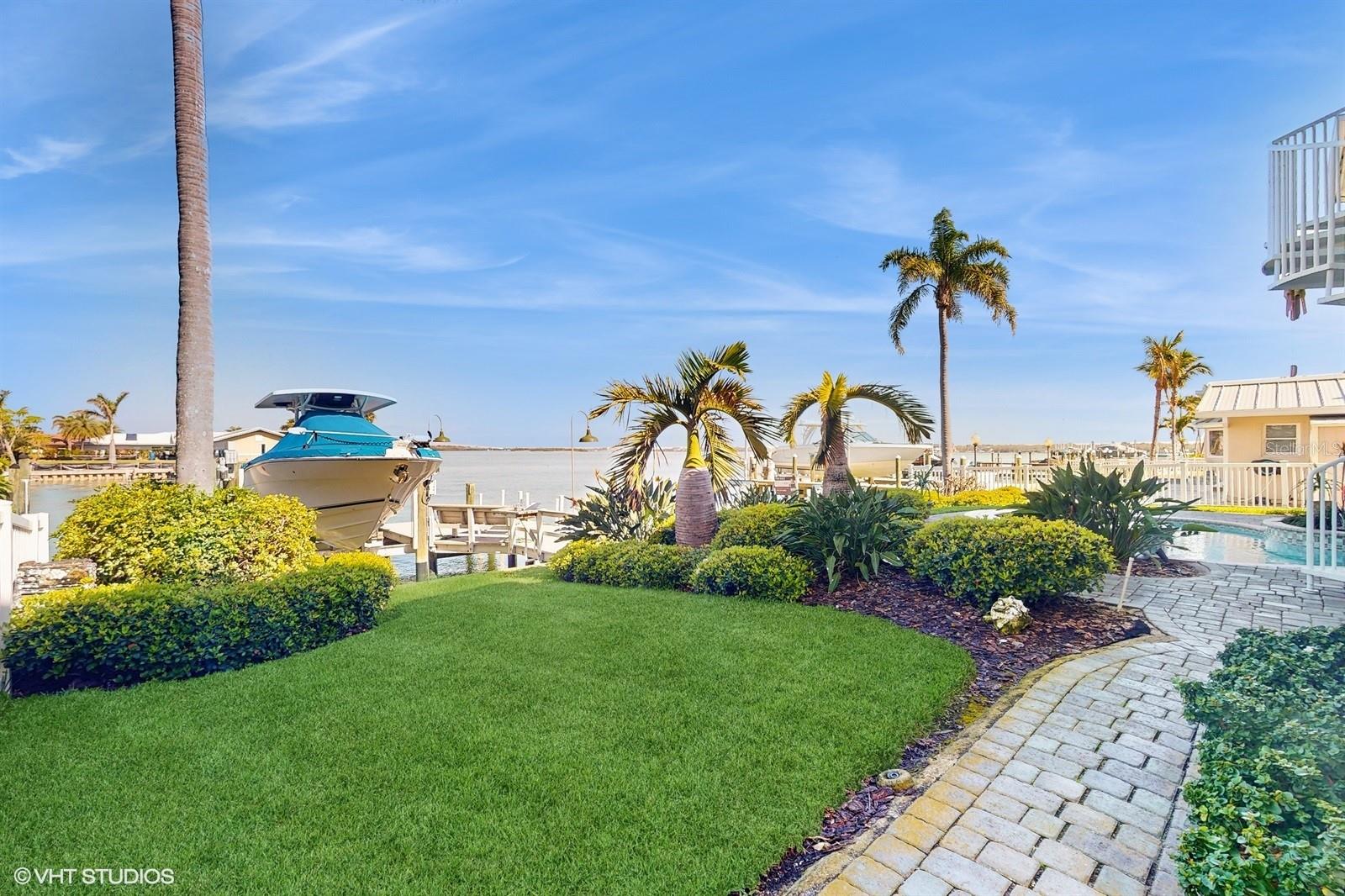 CAPRI ISLE - Residential