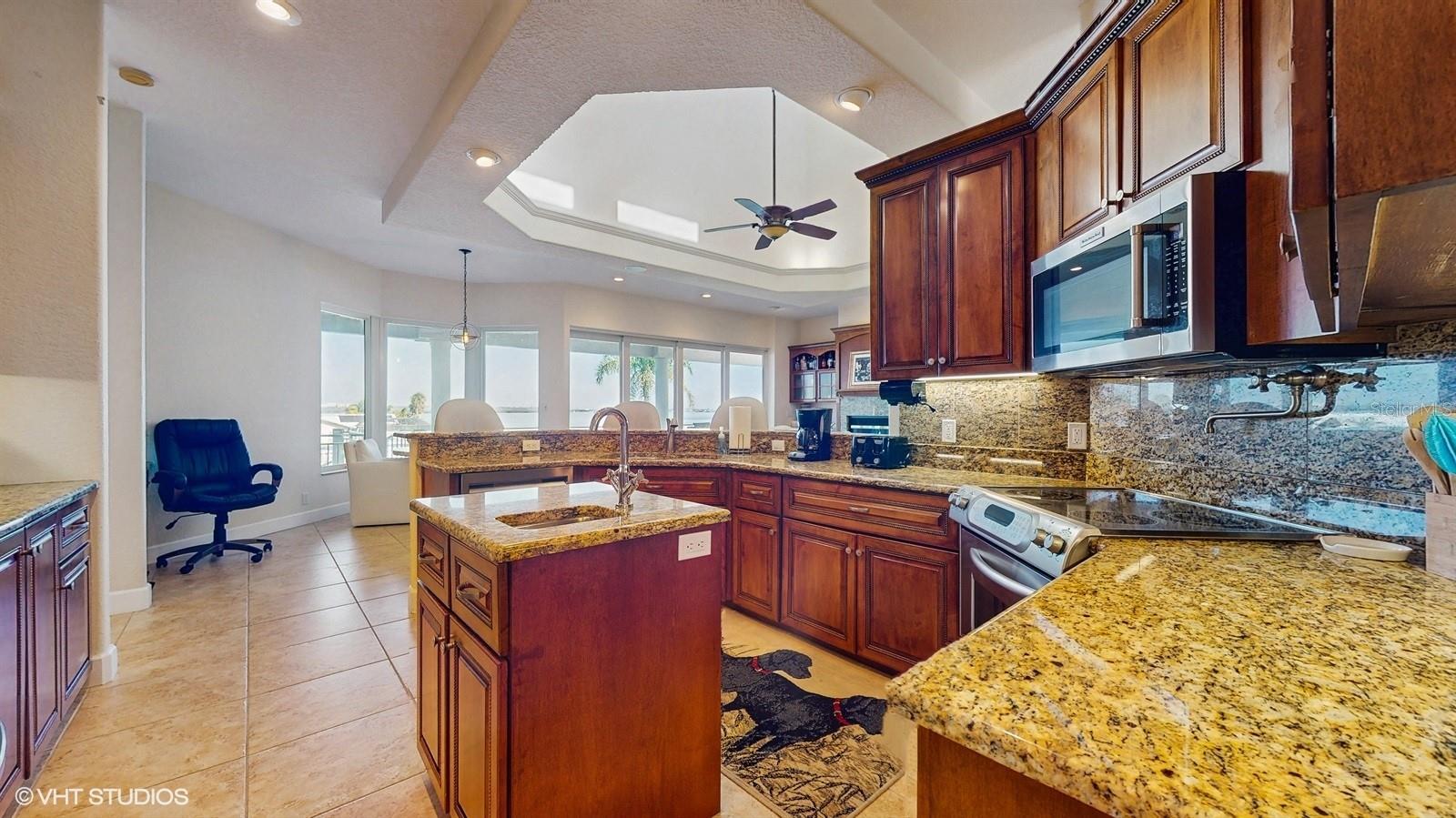 CAPRI ISLE - Residential