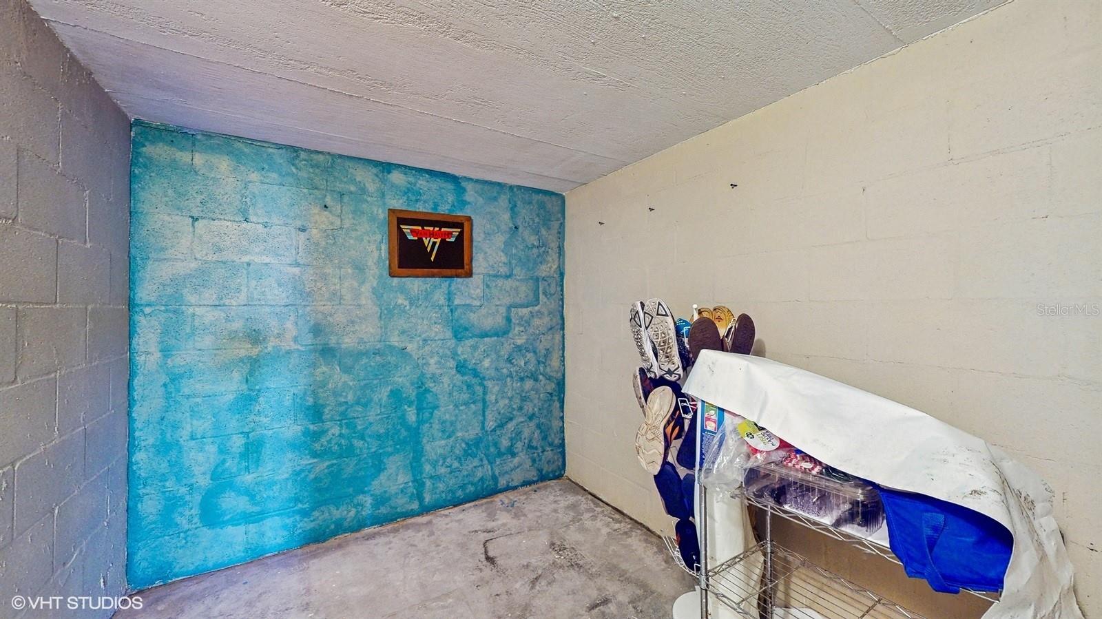 CAPRI ISLE - Residential