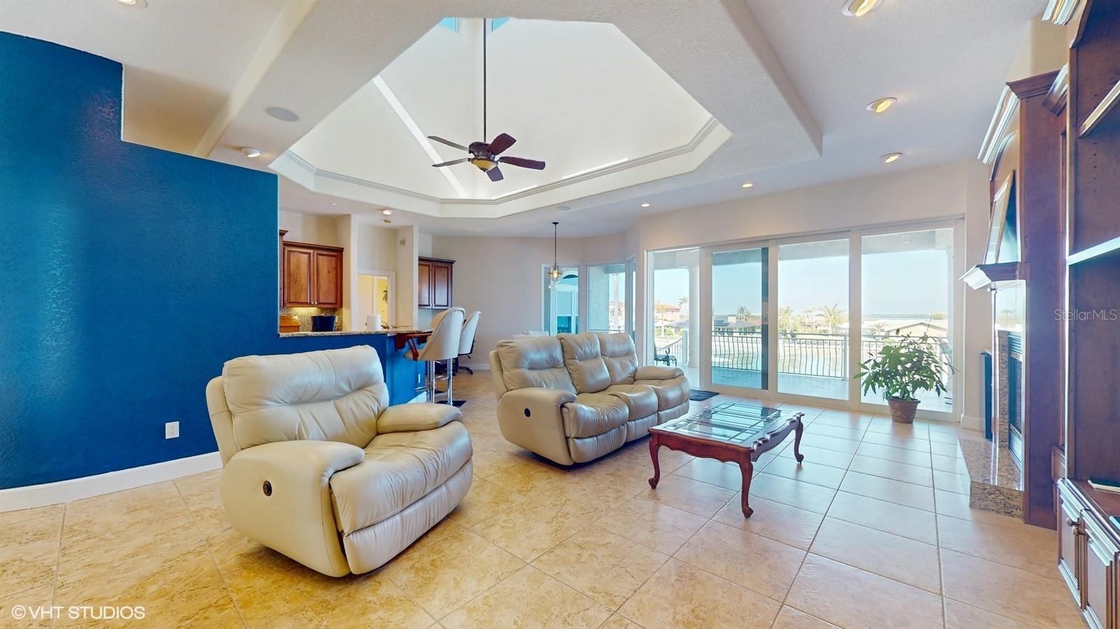 CAPRI ISLE - Residential