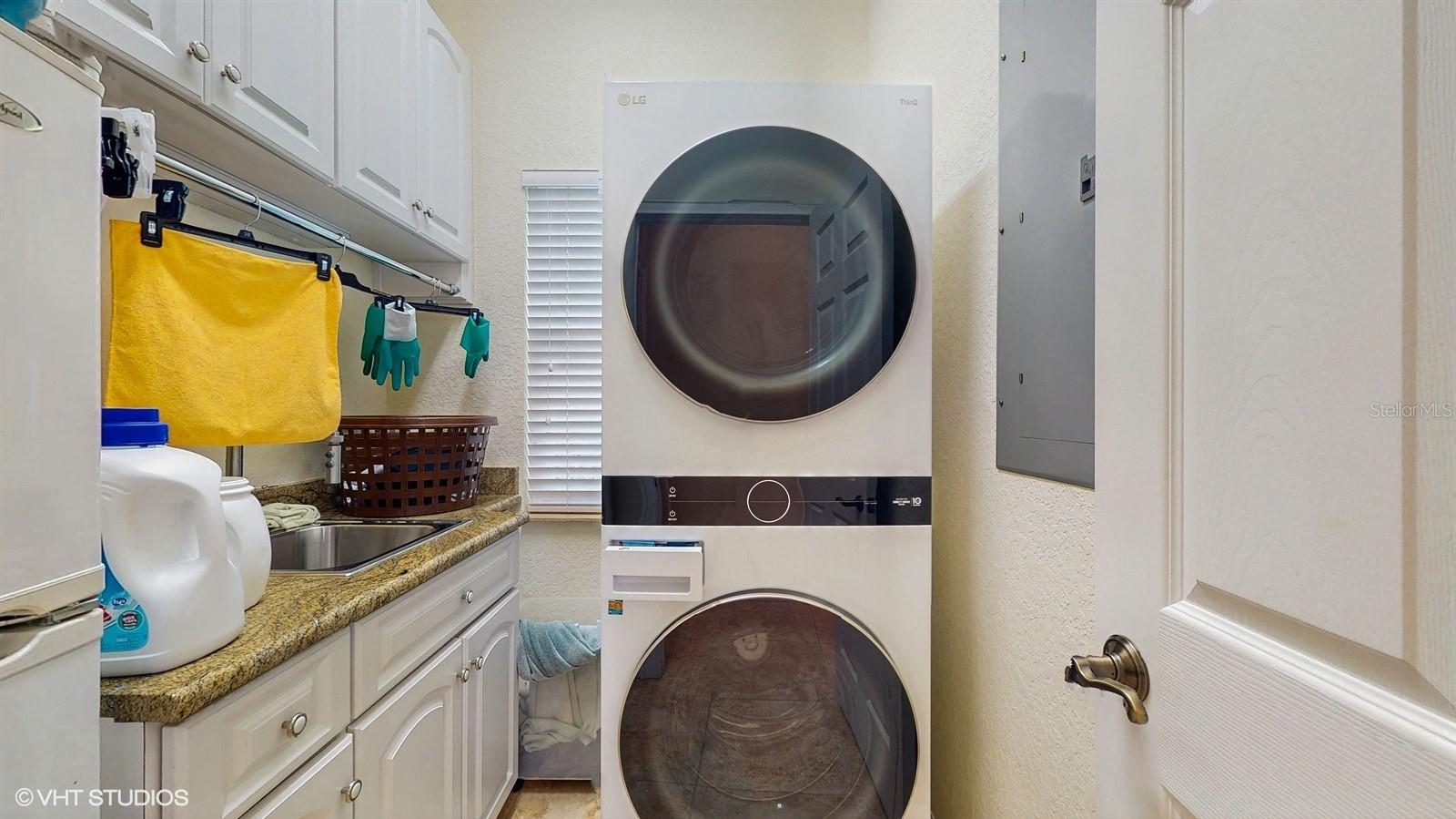 CAPRI ISLE - Residential