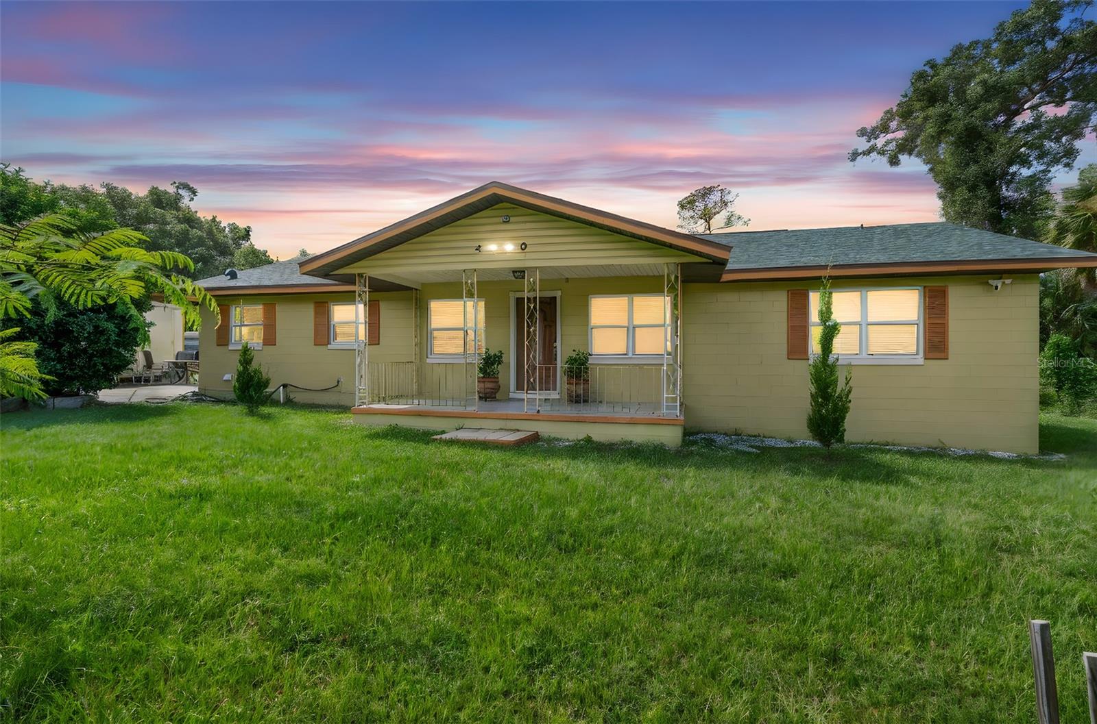 BEARDSLEYS DELEON SPGS - Commercial Sale