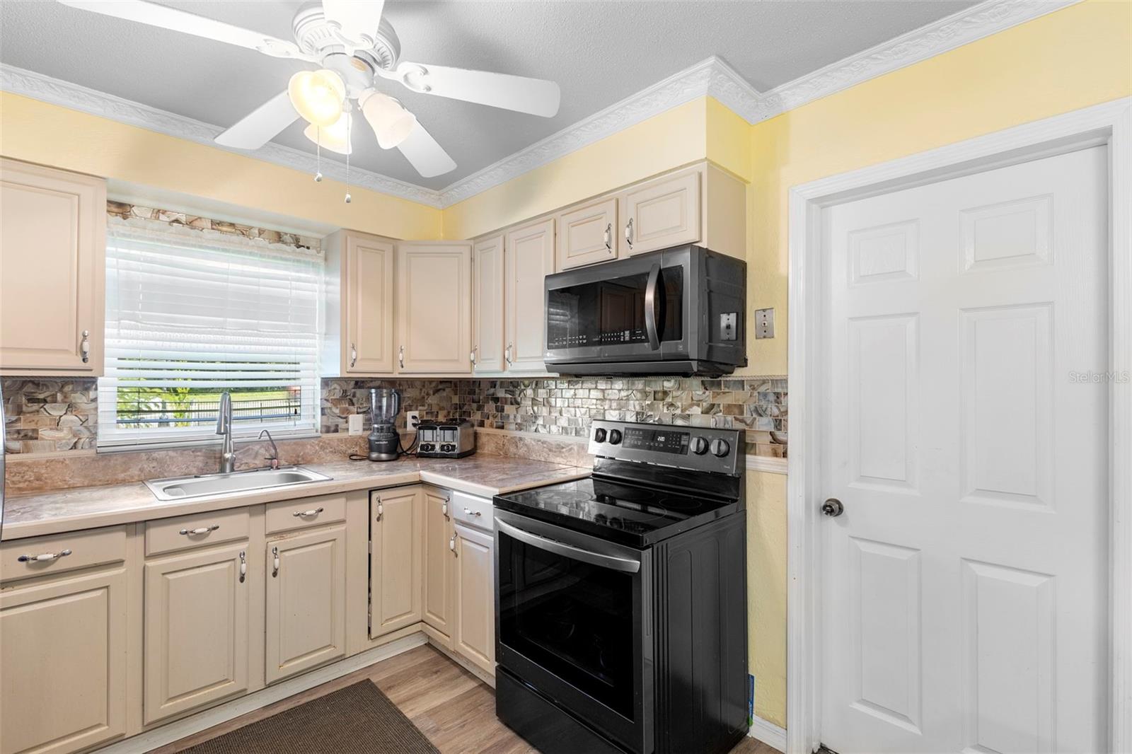 BEARDSLEYS DELEON SPGS - Commercial Sale