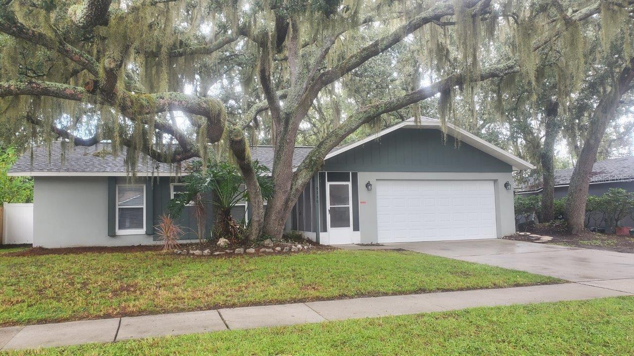 ARBOR RIDGE WEST - Residential Lease