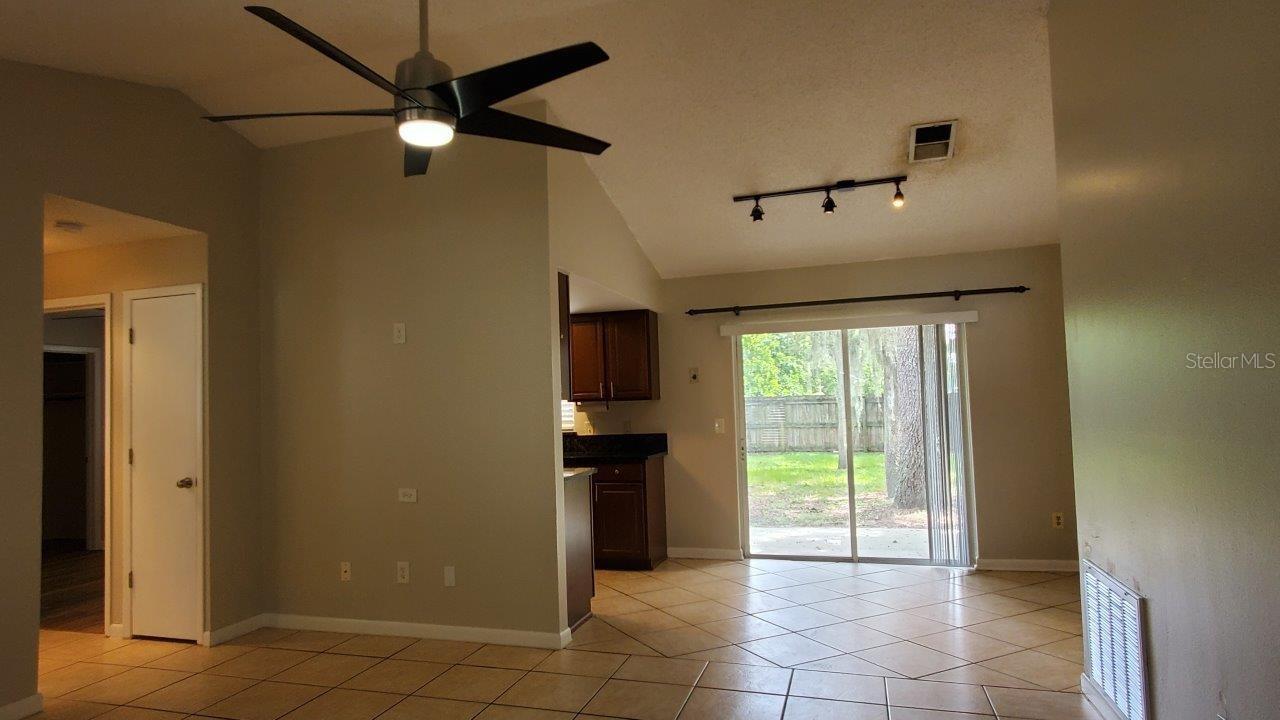 ARBOR RIDGE WEST - Residential Lease