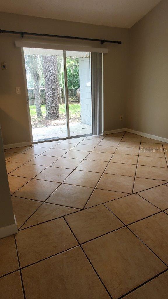 ARBOR RIDGE WEST - Residential Lease