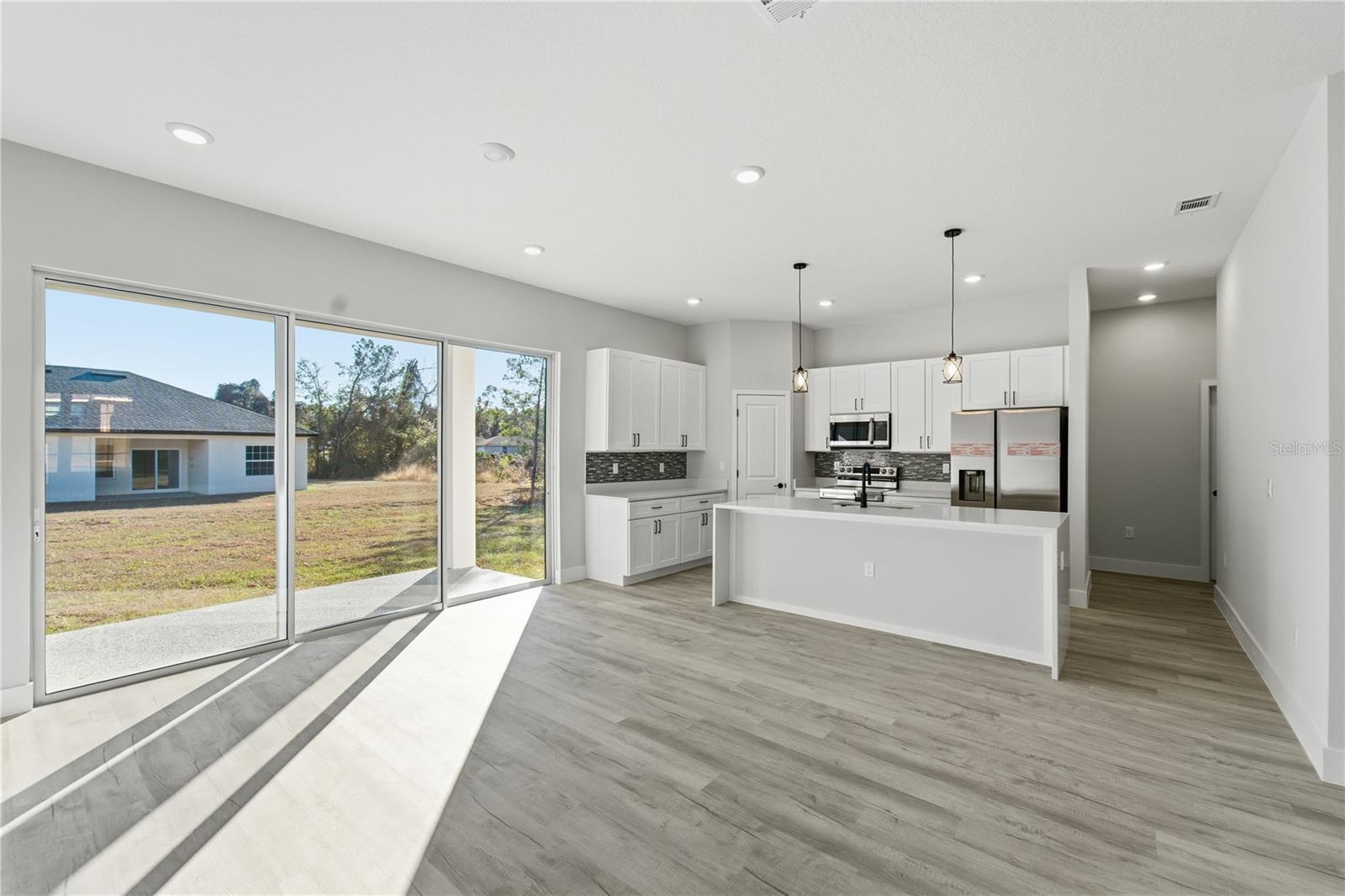 MARION OAKS UN #1 - Residential Lease