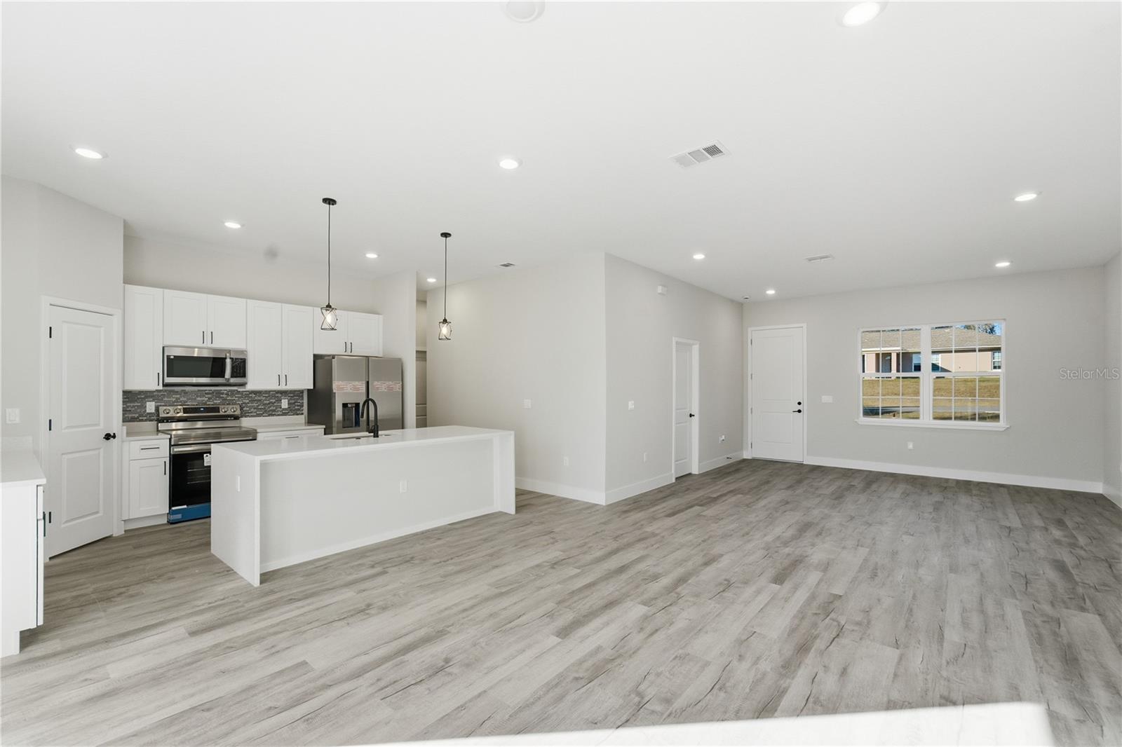 MARION OAKS UN #1 - Residential Lease