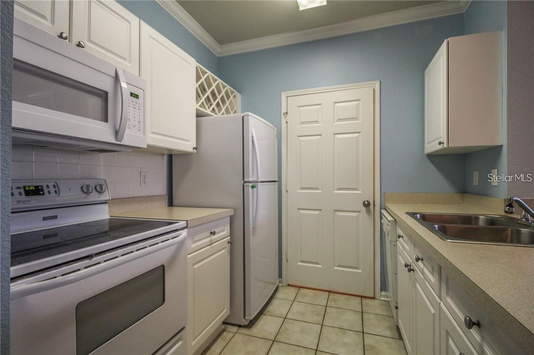 RESIDENCE AT RENAISSANCE - Residential Lease