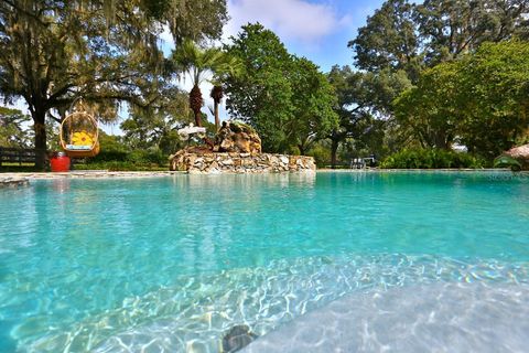 Tiny photo for 13450 NW Gainesville Road, Reddick, FL 32686 (MLS # OM661446)