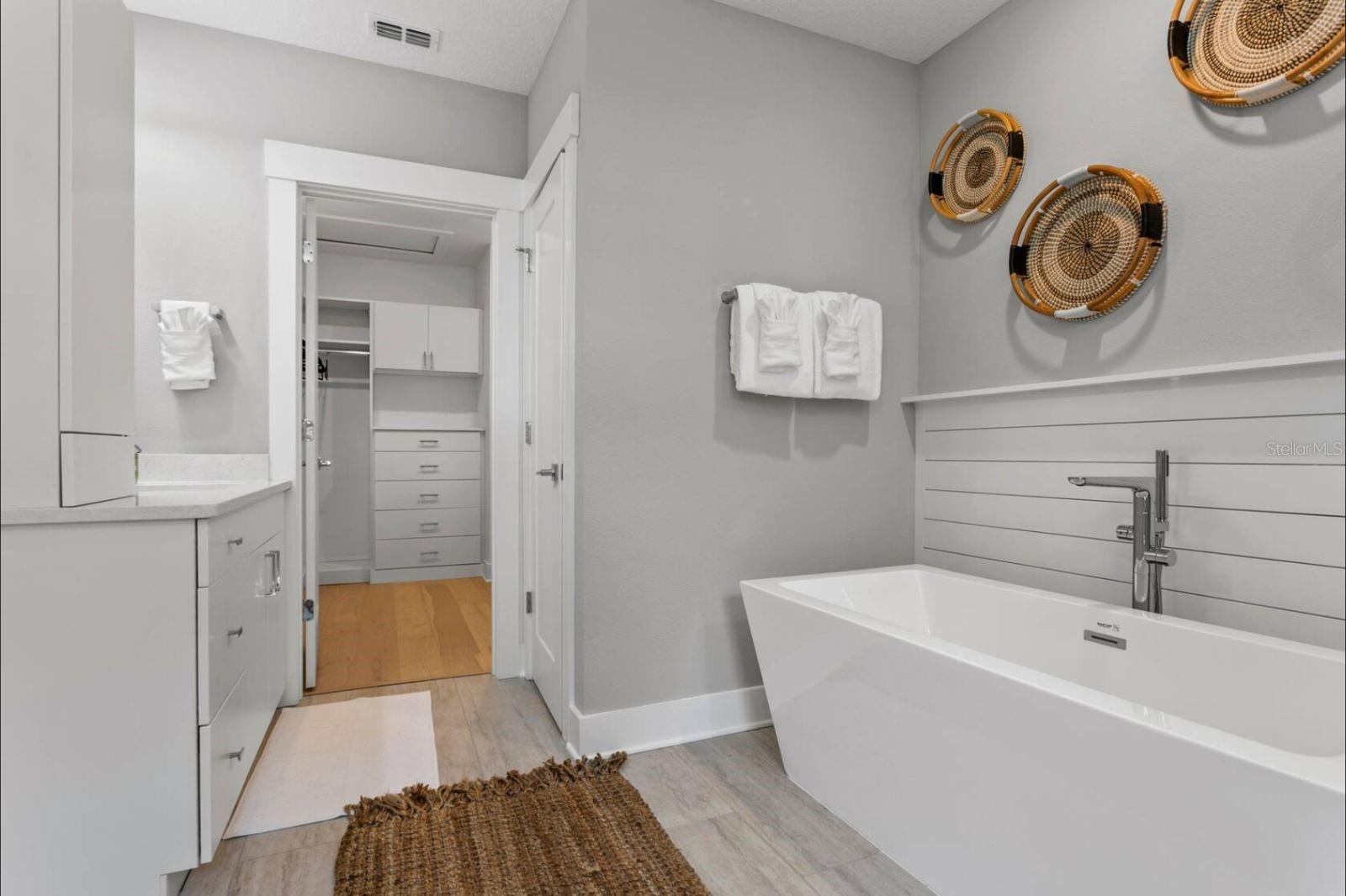 COLLINS ADD EXT BLK - Residential Lease