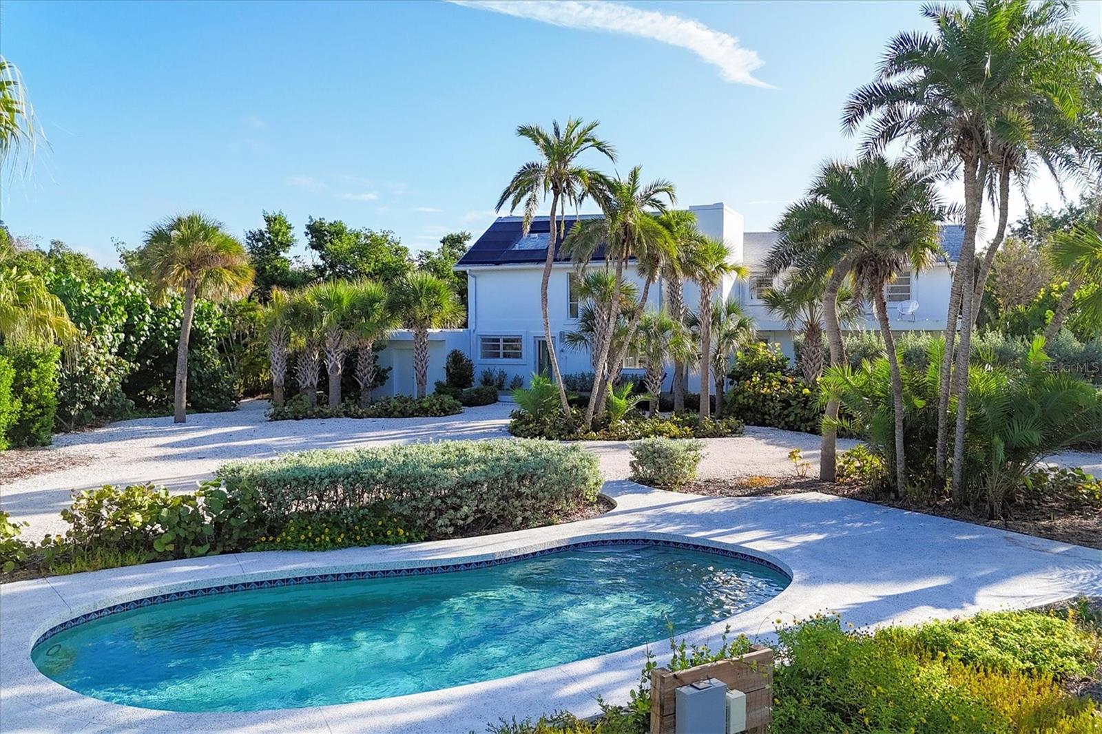 SANDERLING CLUB - Residential