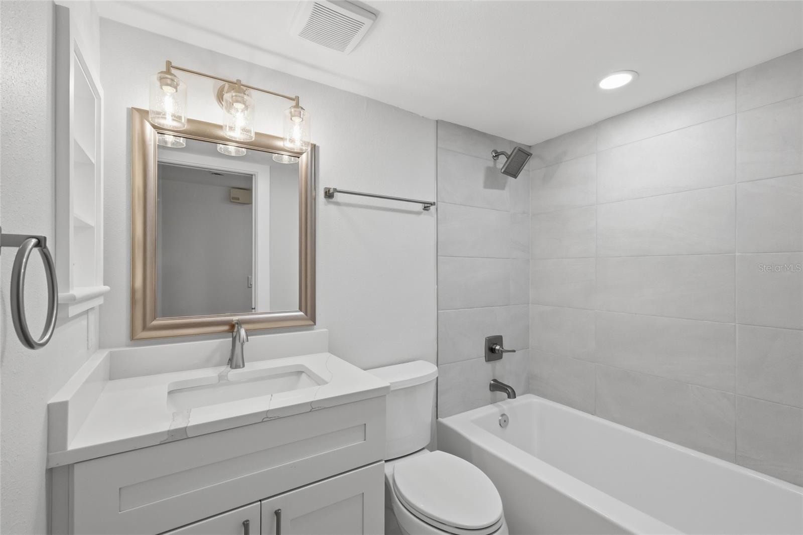 SHELL POINT - Residential