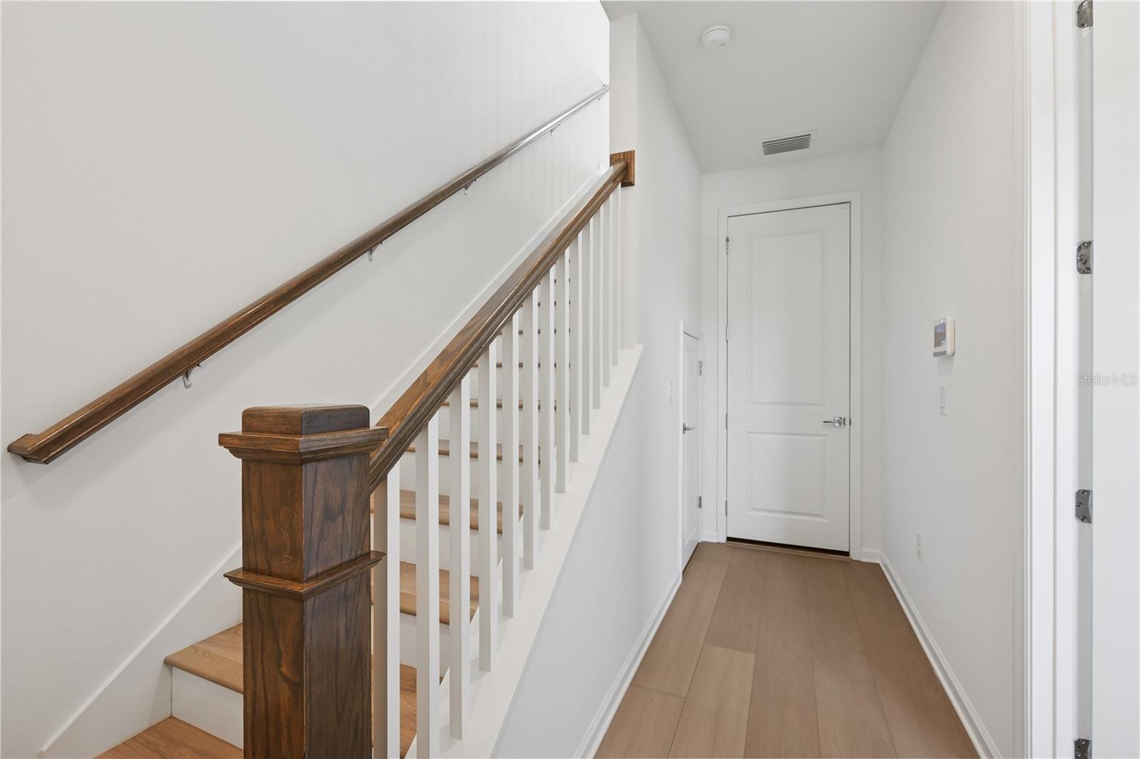 Casas a venda 2 - Jen Dantas 9168 SINATRA LANE